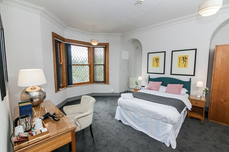 Hotel Townhouse No 12