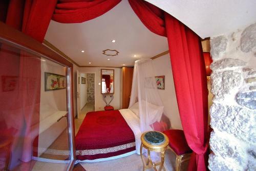 Hostal Vg Three Bedroom Castle