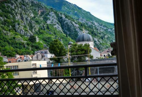 Kotor Tianis Apartments