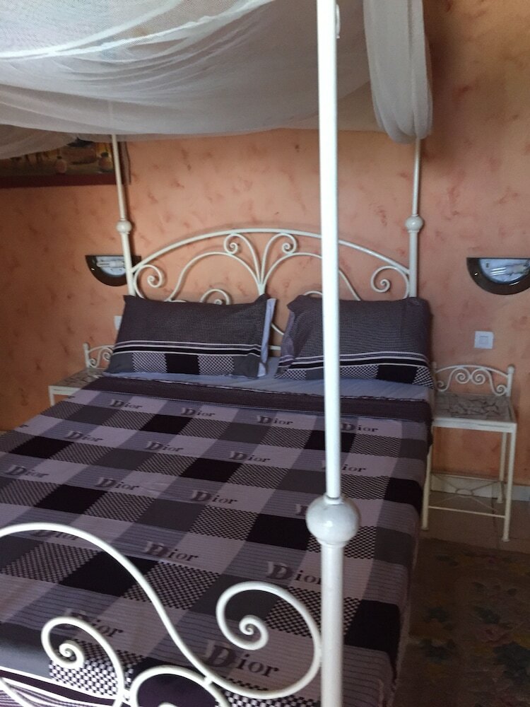 Hotel Les Cristaux Roses