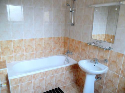 Hostal Pensiunea Hera