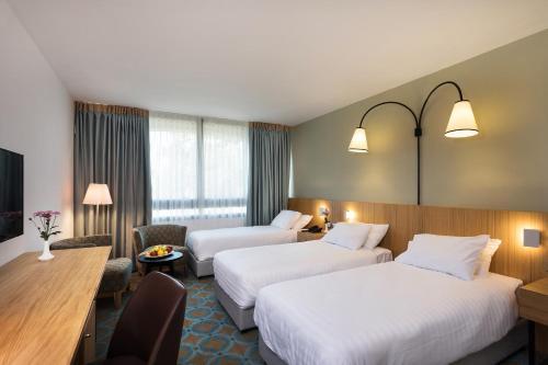 Seven Arches Hotel