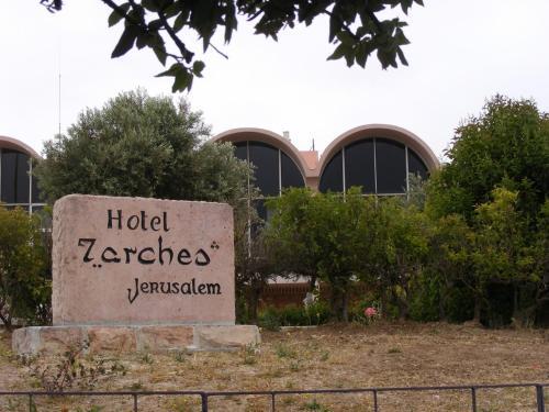 Seven Arches Hotel