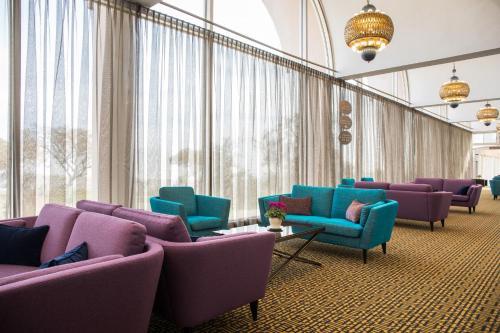 Seven Arches Hotel