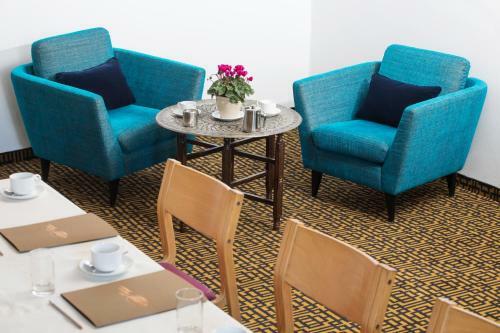Seven Arches Hotel