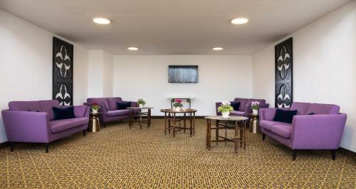 Seven Arches Hotel