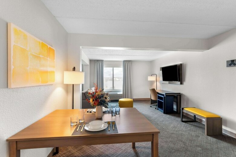 Hotel Comfort Suites Airport - Austin