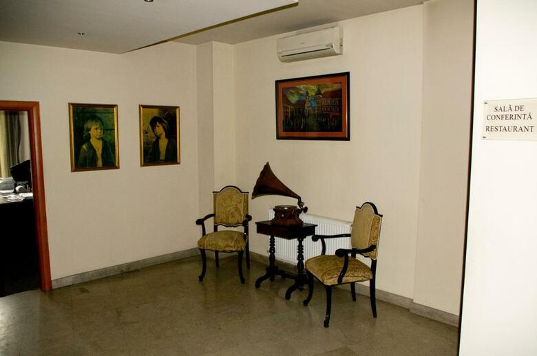 Seven Hotel