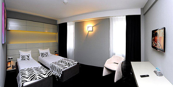 Plaza V Hotel
