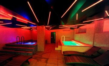Plaza V Hotel