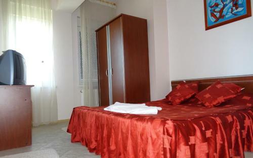 Club Topaz Apartments