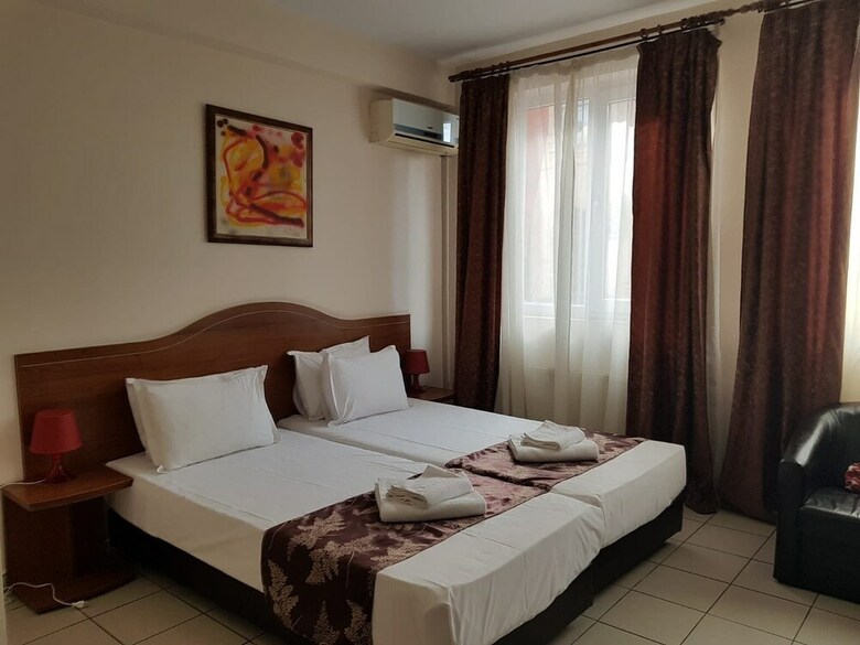 Tranzzit Hotel