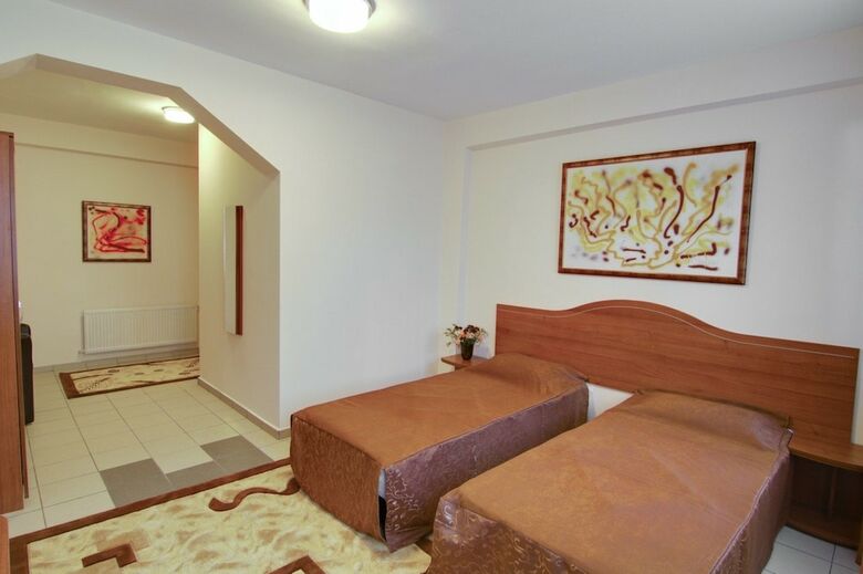 Tranzzit Hotel