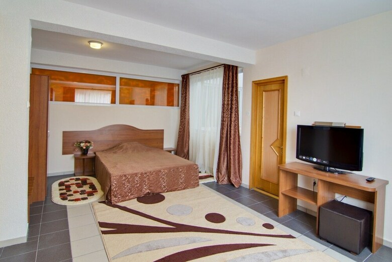 Tranzzit Hotel