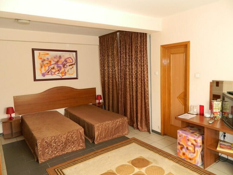 Tranzzit Hotel