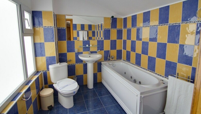 Tranzzit Hotel