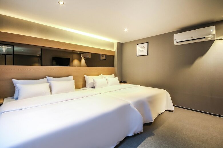 Hostal Hotel Deluxe
