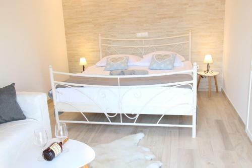 Apartments Tisno