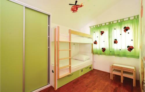 Two-bedroom Holiday Home In Omis