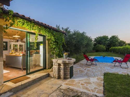 Charming Holiday Home In Sopot Near The Lake