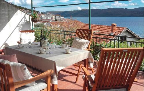 Three-bedroom Apartment In Komarna