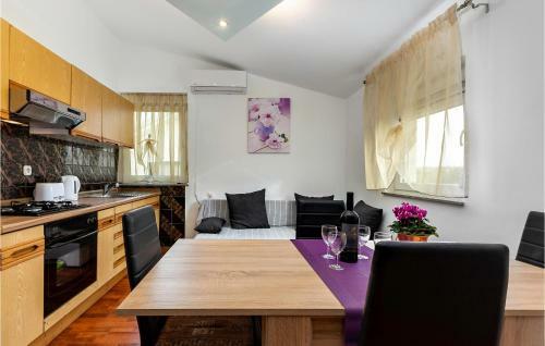 Two-bedroom Apartment In Fondole