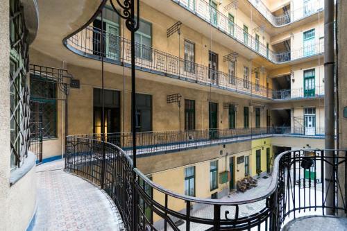Real Apartments Wessel�nyi