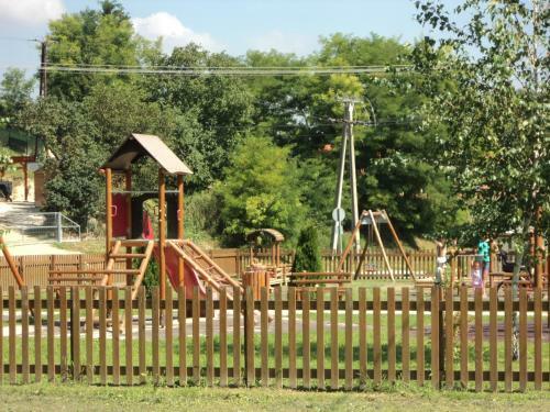 V�gi Vend�gh�z