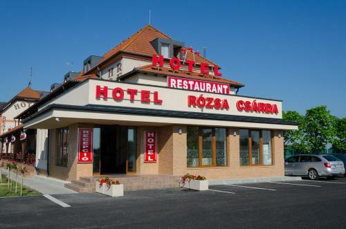Hotel R�zsa Cs�rda