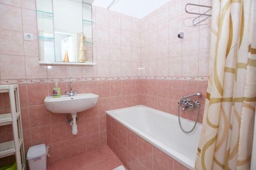 Zoli Apartmanok-timi K�lcsey 34-36