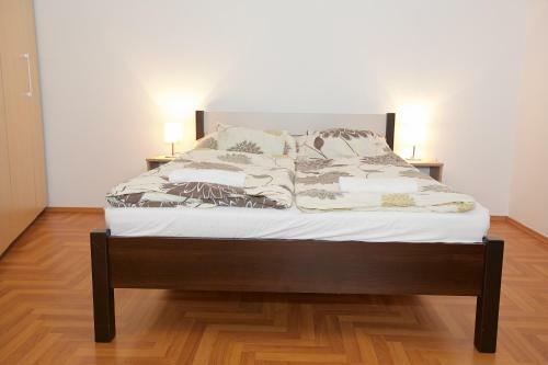 Zoli Apartmanok-peti K�lcsey 34-36