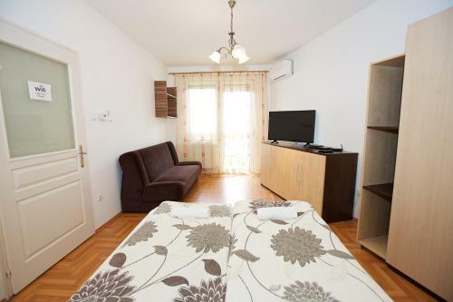 Zoli Apartmanok-peti K�lcsey 34-36
