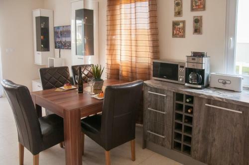 Aramis 4 Apartments