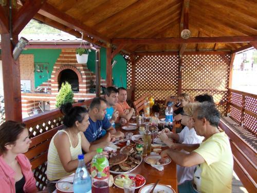 Hostal Pensiunea Lucian