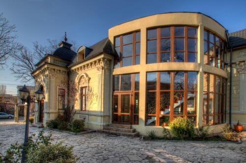 Hotel Restaurant Casa Cu Tei