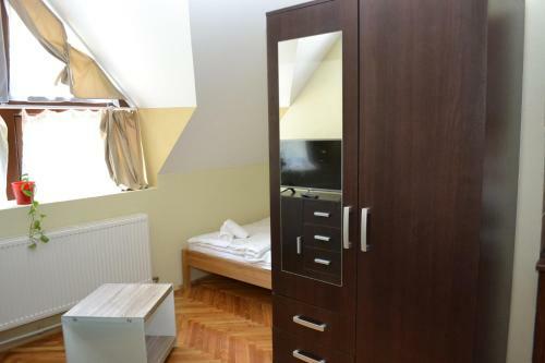 Ez�stfeny? Hotel