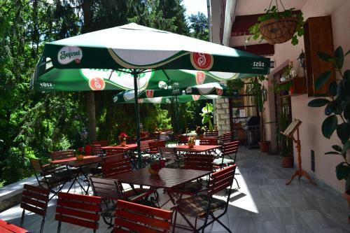Ez�stfeny? Hotel