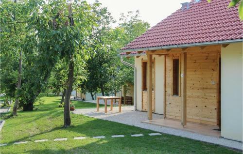 Three-bedroom Holiday Home In Szolad