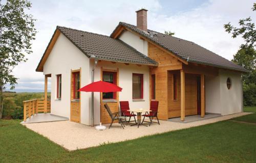 Three-bedroom Holiday Home In Szolad