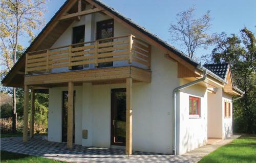 Three-bedroom Holiday Home In Szolad
