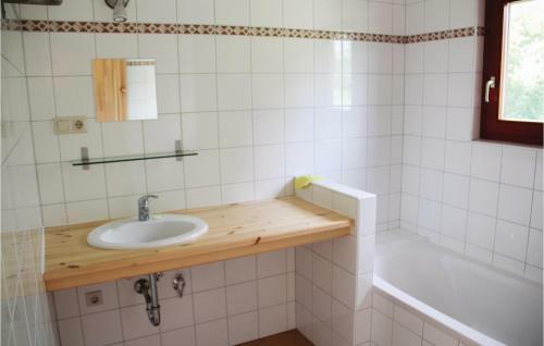 Three-bedroom Holiday Home In Szolad