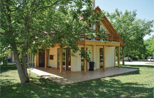 Two-bedroom Holiday Home In Szolad