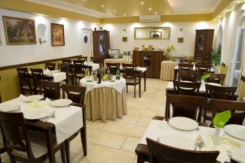 Hostal Ambr�zia Sz�ll�shely �s �tterem