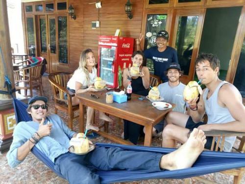 Hostal Arrys Watukarung Surfcamp