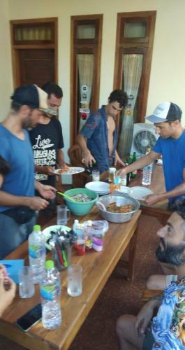 Hostal Arrys Watukarung Surfcamp