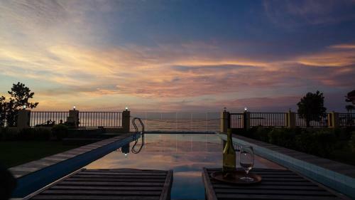 Marina Seaview Apartments