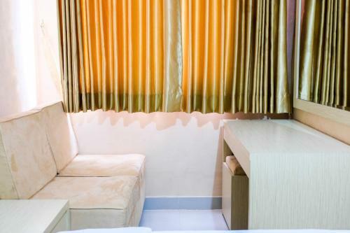 Comfy Studio The Oasis Apartment Lippo Cikarang By Travelio