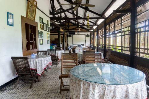 Oyo 942 Srikandi Hotel