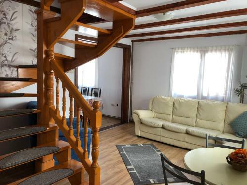 Hanga Guesthouse
