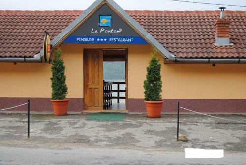 Hostal Pension La Ponton